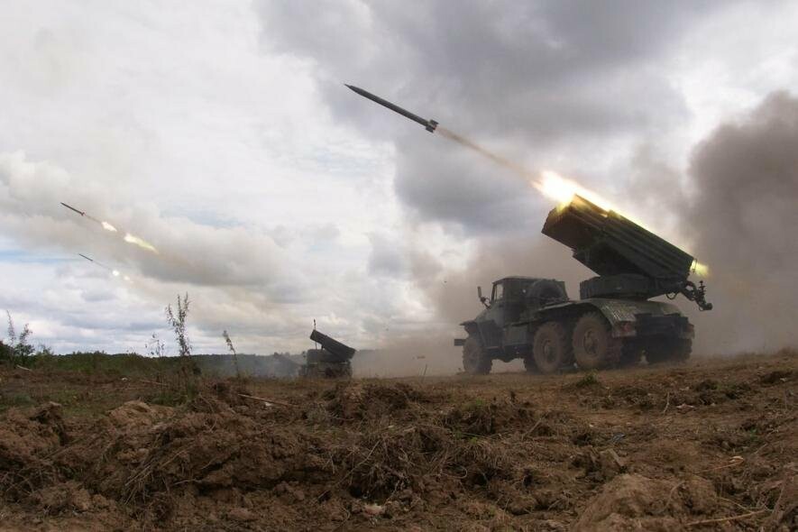 Армія РФ із артилерії двічі вдарила по селу на Харківщині: четверо мирних мешканців поранені