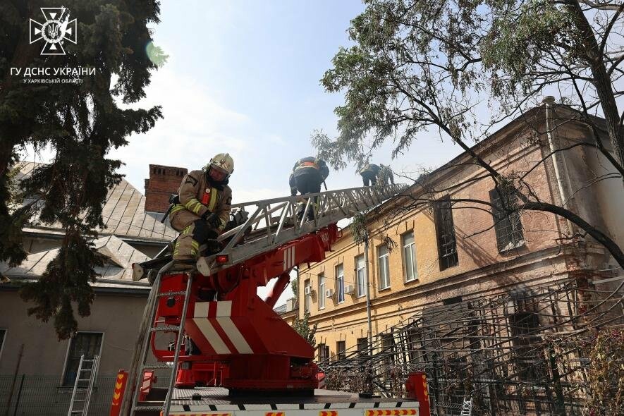 Масштабна пожежа у центрі Харкова: рятувальники загасили вогонь у кафе та "Будинку архітекторів", - ВІДЕО