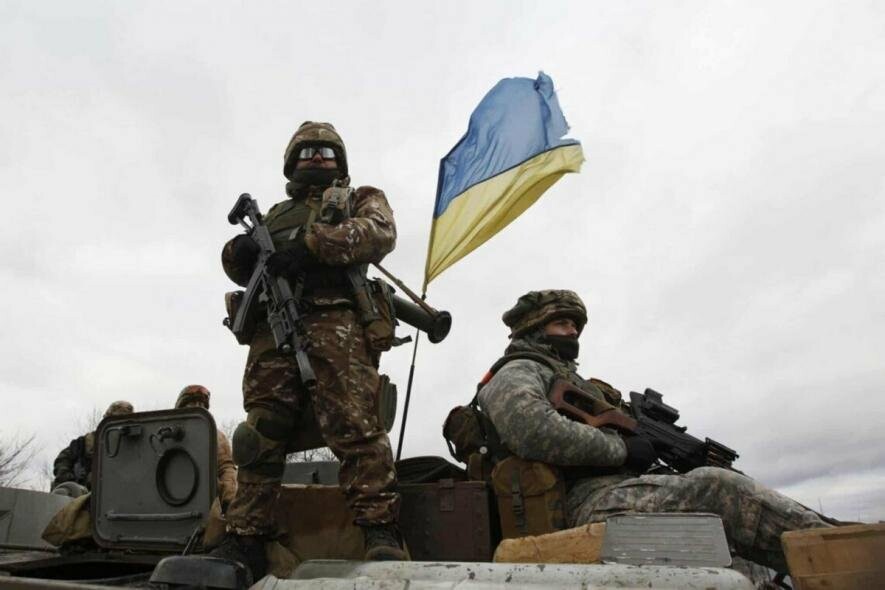 Найближчим часом Україна отримає зброю і перейде в інтенсивний контрнаступ, - Подоляк
