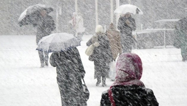 Погода у Харкові. У місті очікуються хуртовина та сніг, жителів попереджають про небезпеку