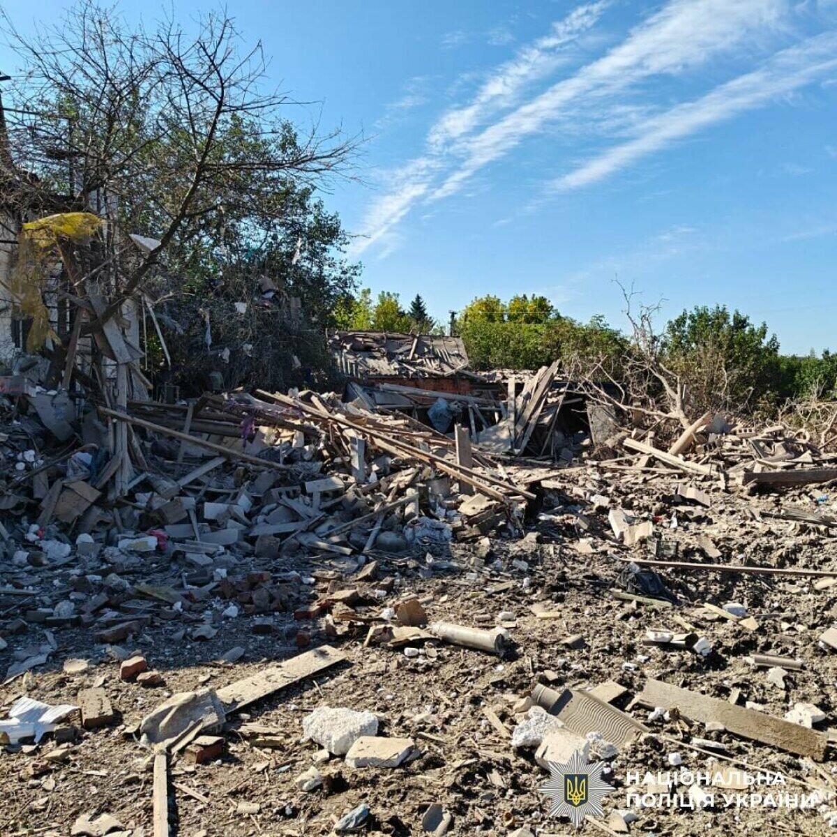 Обстріли за добу: своїми цілями на Харківщині рашисти обрали потяг, хати й автівки цивільних