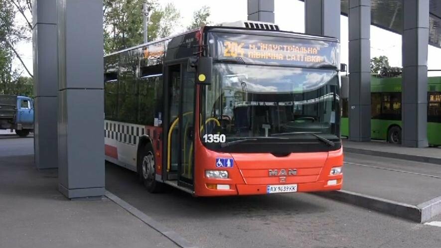 У Харкові вийшли на маршрути комфортабельні автобуси з Німеччини. Де вони курсують, - ВІДЕО
