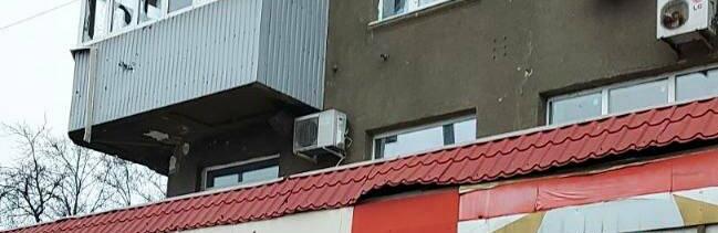 У Харкові почали усувати наслідки ранкового обстрілу, - ФОТО