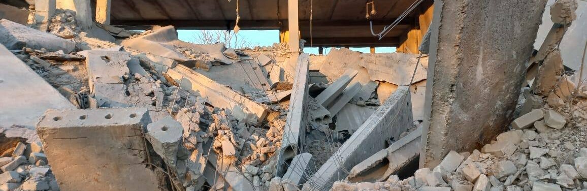 На Харківщині за добу окупанти обстріляли чотири райони: загинула жінка, поранено двоє людей, зруйновано ліцей, - ФОТО