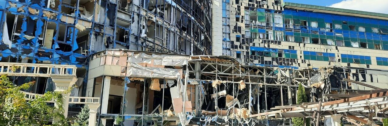  Наслідки обстрілу центру Харкова з РСЗВ “Ураган”: поранено 14 людей, серед них троє дітей, - ФОТО