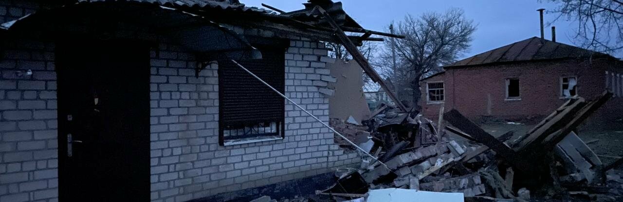 На Харківщині за добу окупанти обстріляли чотири райони: поранено чоловіка, пошкоджено будинки