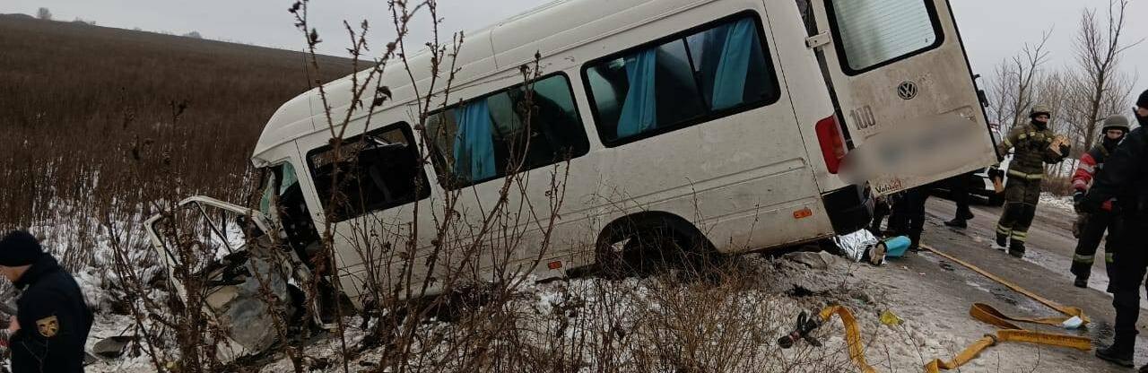 На Харківщині автобус зіткнувся з 