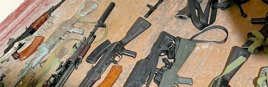 У Харкові СБУ знешкодила банду, яка під виглядом правоохоронців грабувала харків’ян, - ФОТО