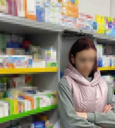Незаконно продавала нарковмісні лікарські засоби і підробляла рецепти: у Харкові  викрито фармацевта