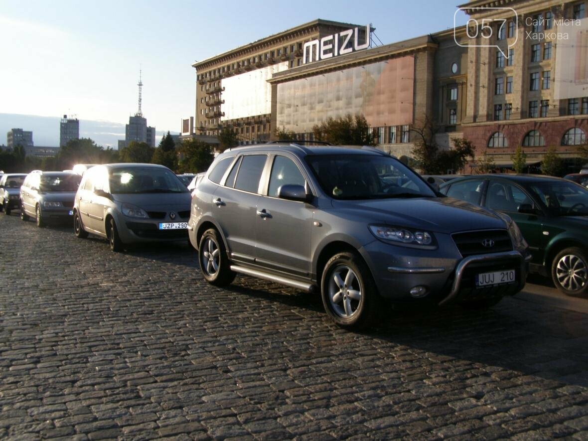 "Украинцы имеют право ездить на европейских авто": в Харько..., фото-1 "Украинцы имеют право ездить на европейских авто": в Харькове активисты устроили акцию протеста (ФОТО), фото-1