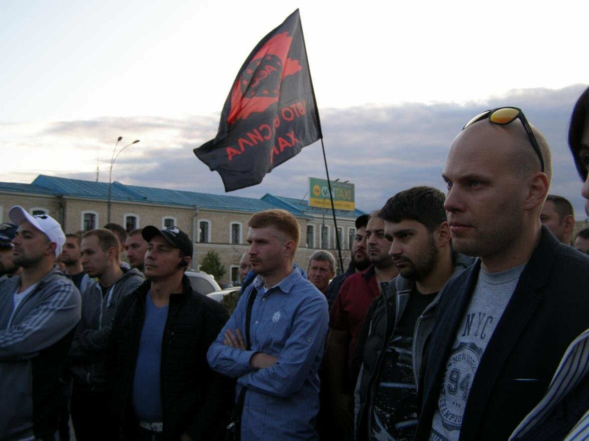 "Украинцы имеют право ездить на европейских авто": в Харько..., фото-5 "Украинцы имеют право ездить на европейских авто": в Харькове активисты устроили акцию протеста (ФОТО), фото-5