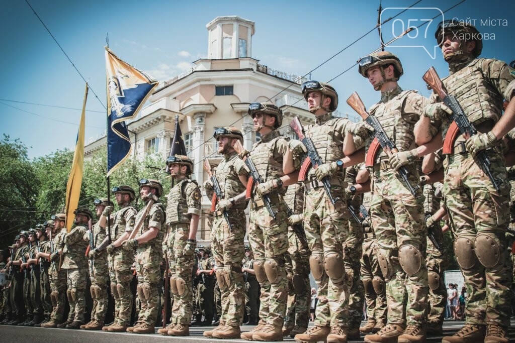 "Всех ультрарадикалов мы выгнали еще в 14-м году": интервью..., фото-8 "Всех ультрарадикалов мы выгнали еще в 14-м году": интервью с офицером полка "Азов", - ФОТО, фото-8