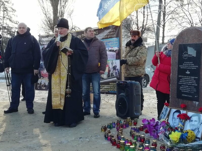 Харьковчане почтили память жертв, погибших в теракте возле..., фото-4 Харьковчане почтили память жертв, погибших в теракте возле Дворца спорта, - ФОТО, фото-4