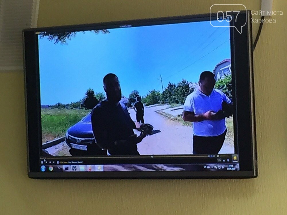 Избиение харьковского видеооператора на "Барабашово". Суд и..., фото-3 Избиение харьковского видеооператора на "Барабашово". Суд избрал меру пресечения подозреваемому, - ОНЛАЙН-ТРАНСЛЯЦИЯ, фото-3