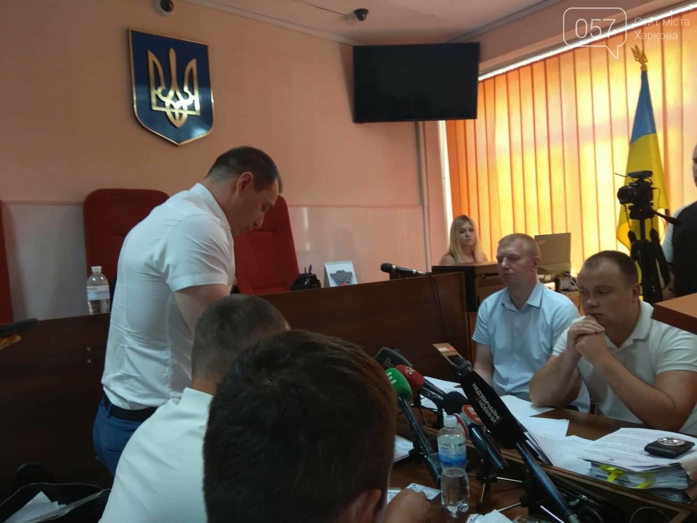 Избиение харьковского оператора. Суд отправил под домашний..., фото-5 Избиение харьковского оператора. Суд отправил под домашний арест еще двоих подозреваемых, - ОНЛАЙН-ТРАНСЛЯЦИЯ, фото-5