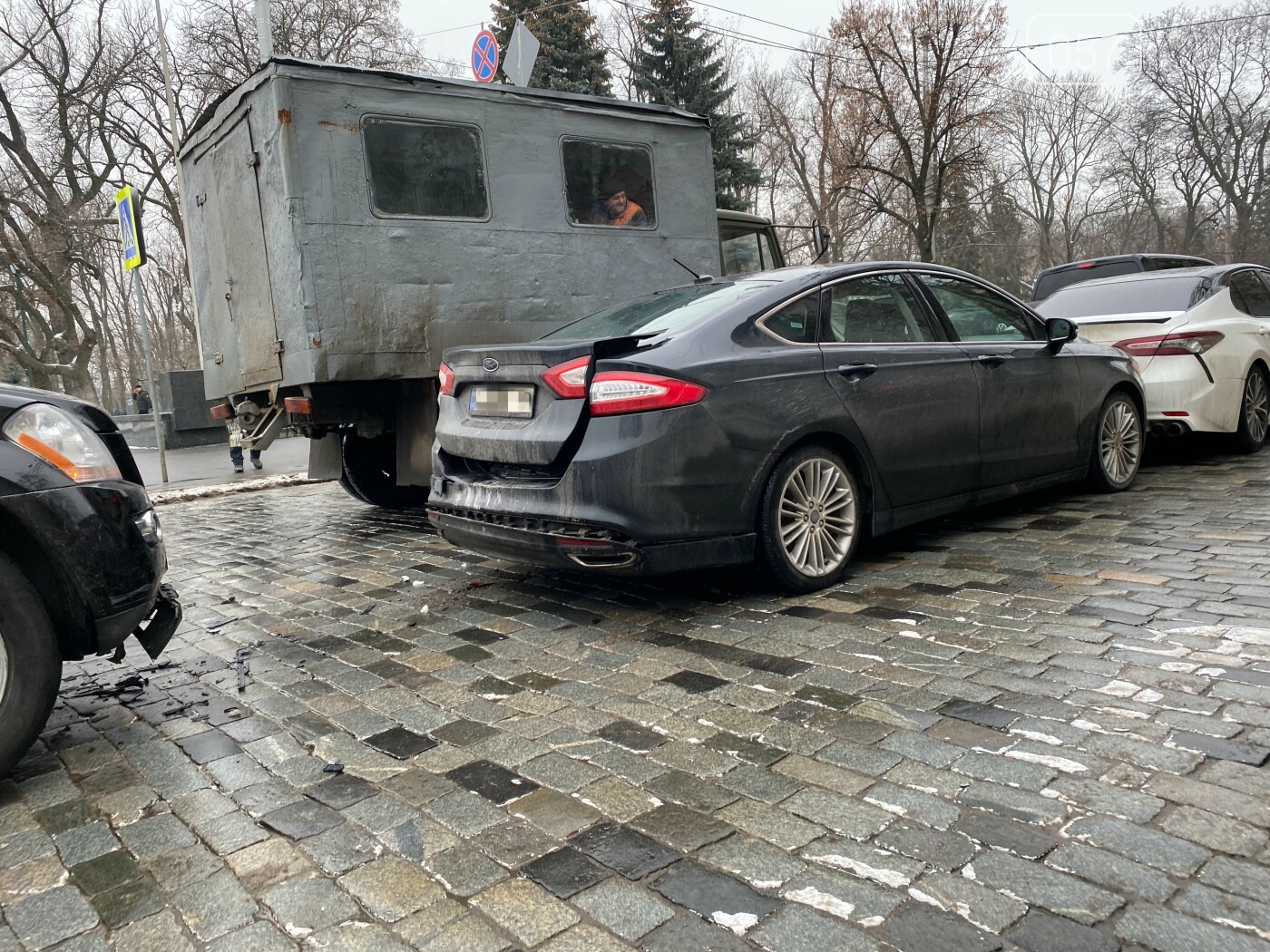 На Сумской возле памятника Шевченко произошло тройное ДТП: машины столкнулись «паровозиком», - ФОТО, фото-4