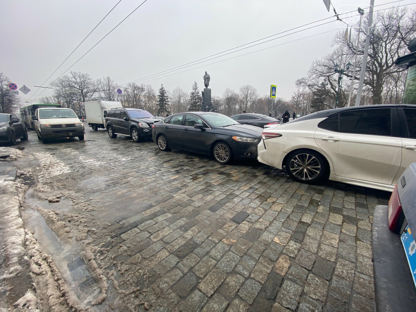 На Сумской возле памятника Шевченко произошло тройное ДТП: машины столкнулись «паровозиком», - ФОТО, фото-7
