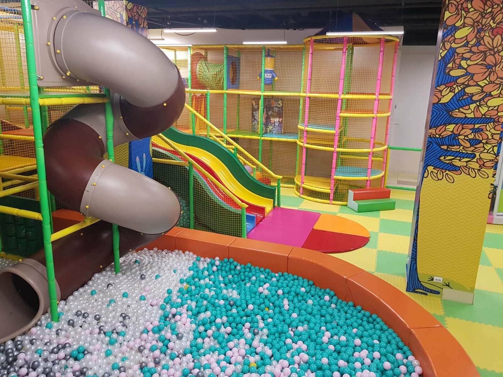 Super Park “V”, парк розваг та атракціонів