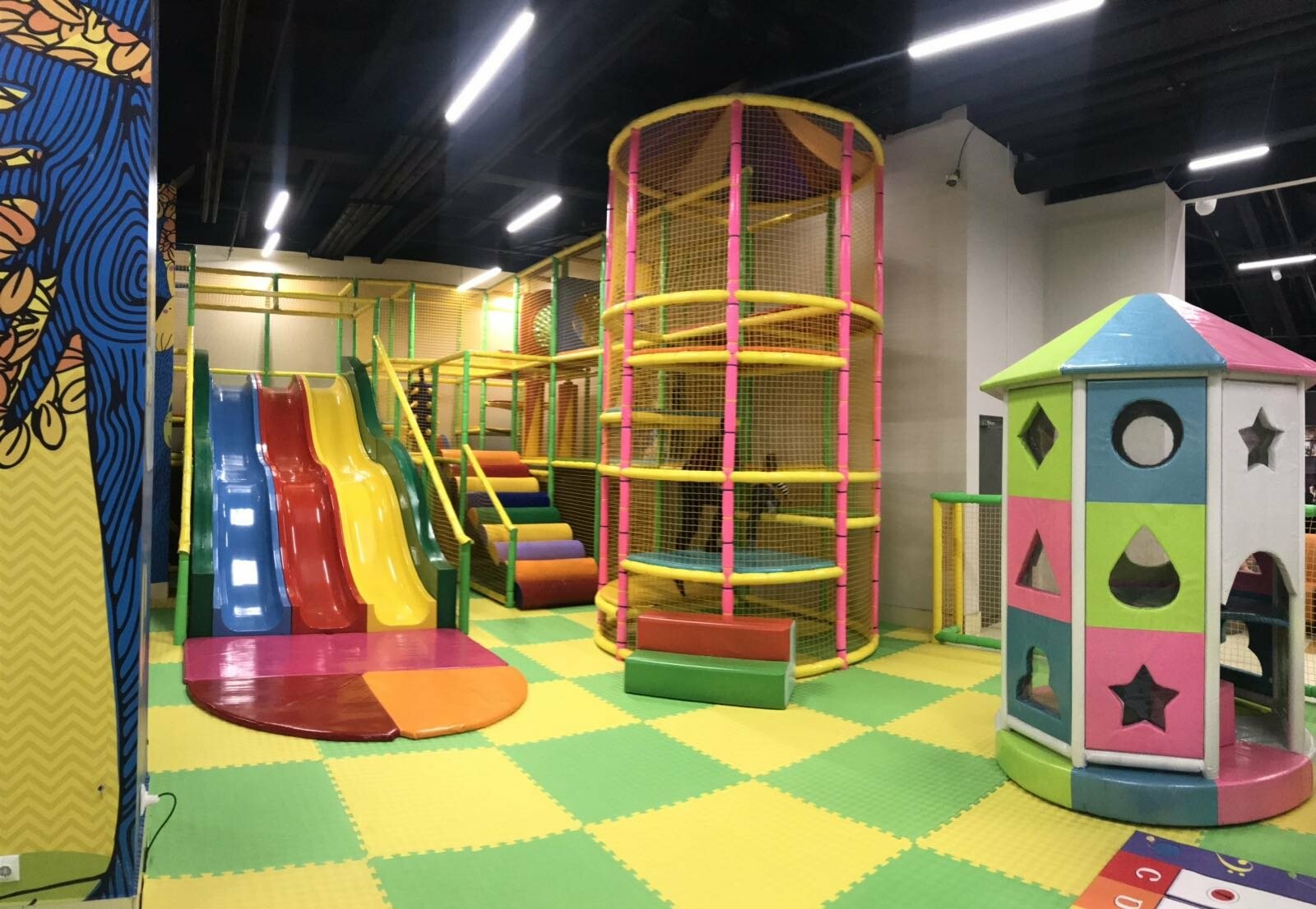 Super Park “V”, парк розваг та атракціонів Super Park “V”, парк розваг та атракціонів