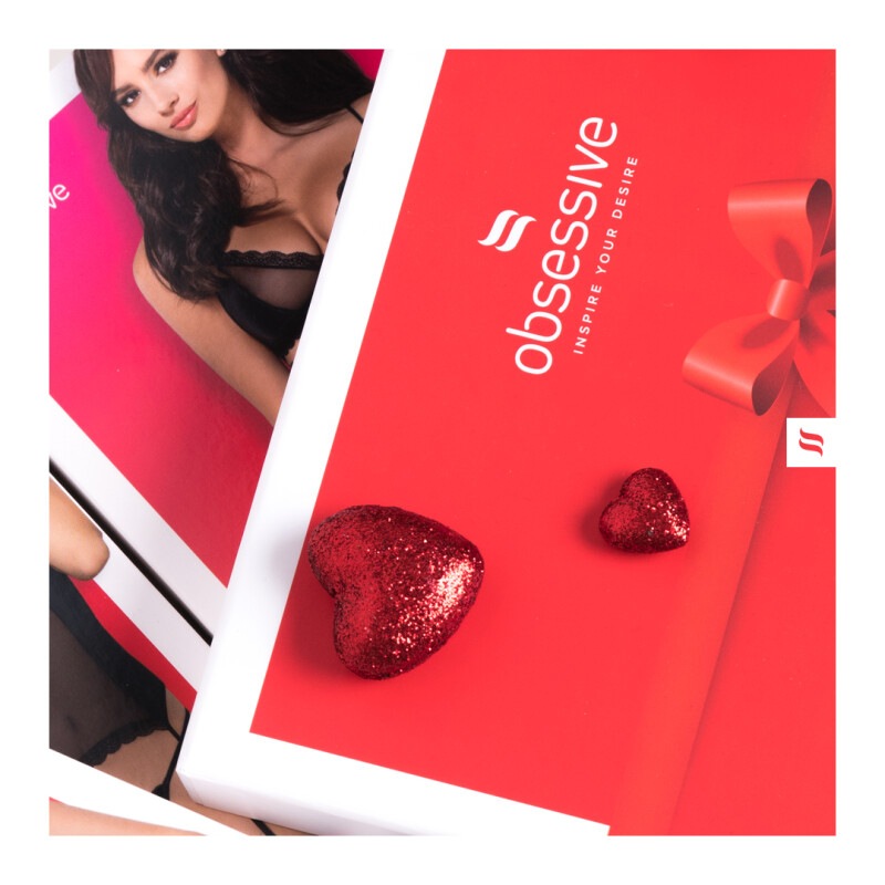 Сексуальний корсет Obsessive Heartia, L/XL, з відкритими грудьми в серці, чорний