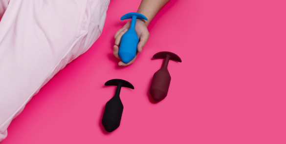 Анальна пробка зі зміщеним центром ваги B-Vibe Snug Plug 2, силіконова, зелена, 10.5 х 3 см - Зображення 9