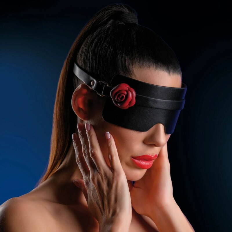 Маска на очі Taboom Wild Roses Mask з  трояндою, чорна - Изображение 3