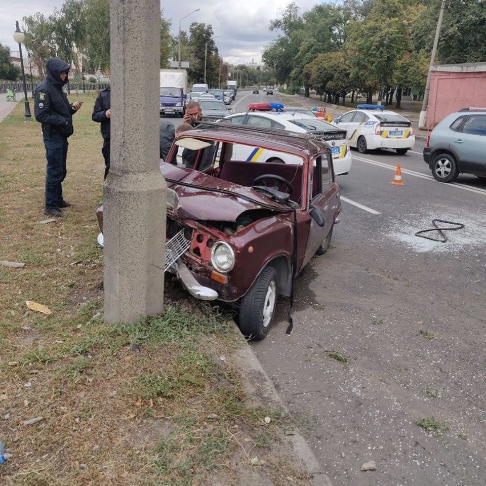 Мотоцикл врезался в газель