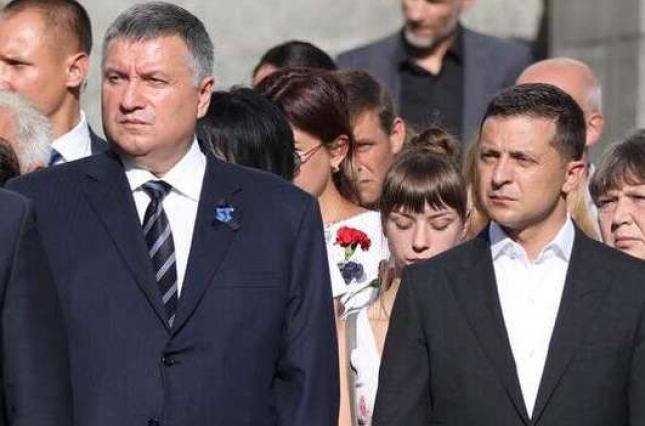 Зеленский и Аваков: что будет дальше с их "отношениями", фото-1 Зеленский и Аваков: что будет дальше с их "отношениями", фото-1