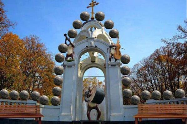 Кнопка, метро по 8 гривен и супергерои. Самые остроумные «..., фото-15 Кнопка, метро по 8 гривен и супергерои. Самые остроумные «фотожабы» за 2019 год, - ФОТО, фото-15