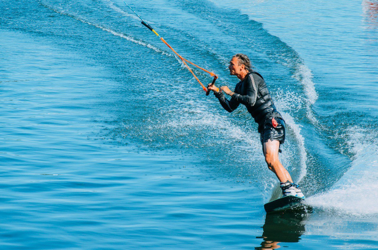 Водный спорт. Спорт Водный современный. Фильмы про Водный спорт. Фотообои Водный спорт.