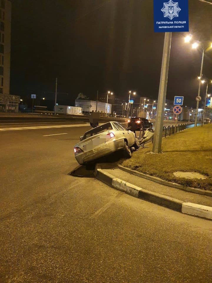 На улице Клочковской авто 