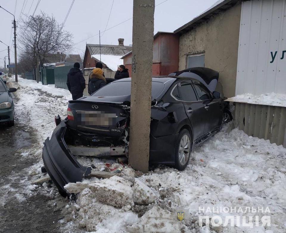 В Харькове водитель «Infiniti» превысил скорость и «влетел» в столб, - ФОТО, фото-2