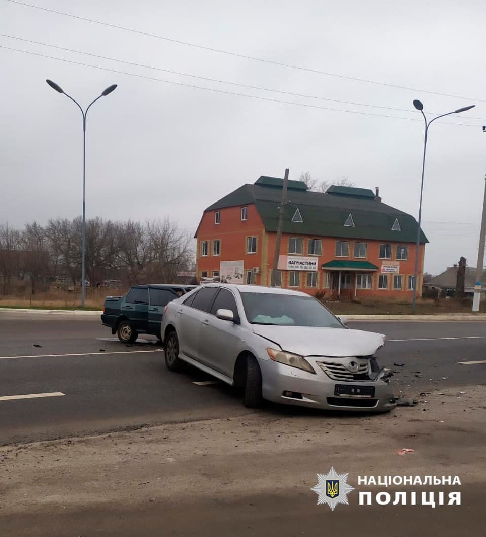 Погибший водитель и пятеро пострадавших: на трассе в Харьковской области столкнулись две легковые машины, - ФОТО, фото-3