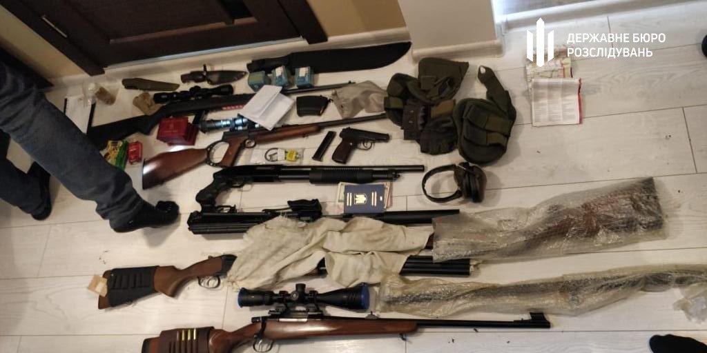 Выдавал разрешения на оружие за деньги: в Харькове чиновника полиции подозревают в получении взяток, - ФОТО, фото-1