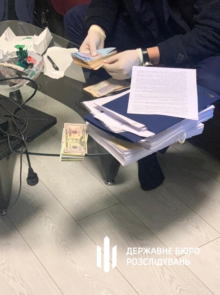Выдавал разрешения на оружие за деньги: в Харькове чиновника полиции подозревают в получении взяток, - ФОТО, фото-12