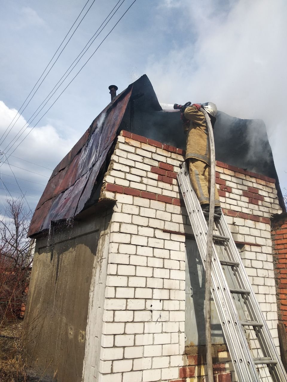 Пожар в частном доме фото