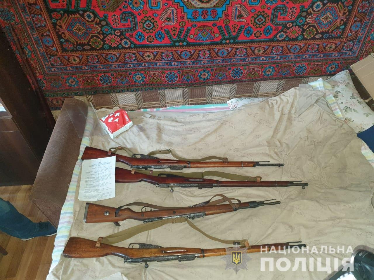 В Харьковской области во время обысков у мужчины полиция нашла арсенал оружия и боеприпасов, - ФОТО