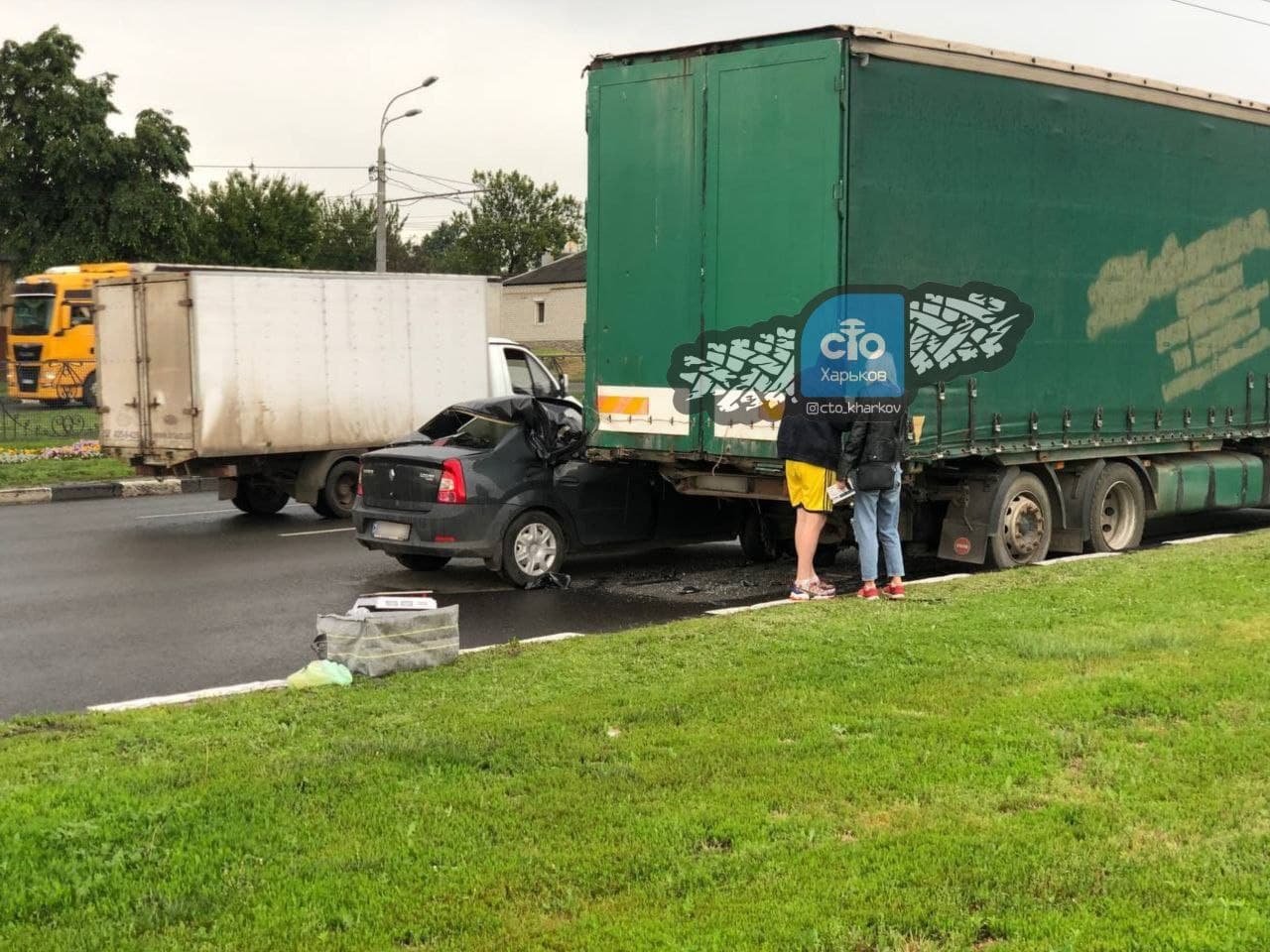 В Харькове водитель легкового авто нарушил ПДД и 