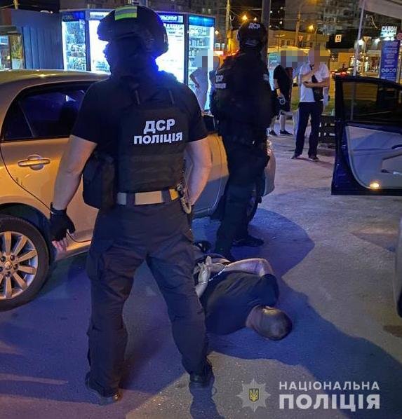 Похитили и пытали: в Харькове силовики задержали банду вымогателей, требовавших деньги со студентов и иностранцев, - ФОТО, фото-1