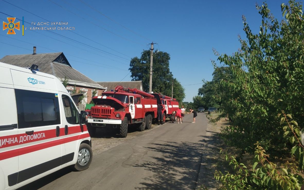 На Харьковщине загорелась хозяйственная постройка: женщина получила ожоги второй степени, - ФОТО, фото-2