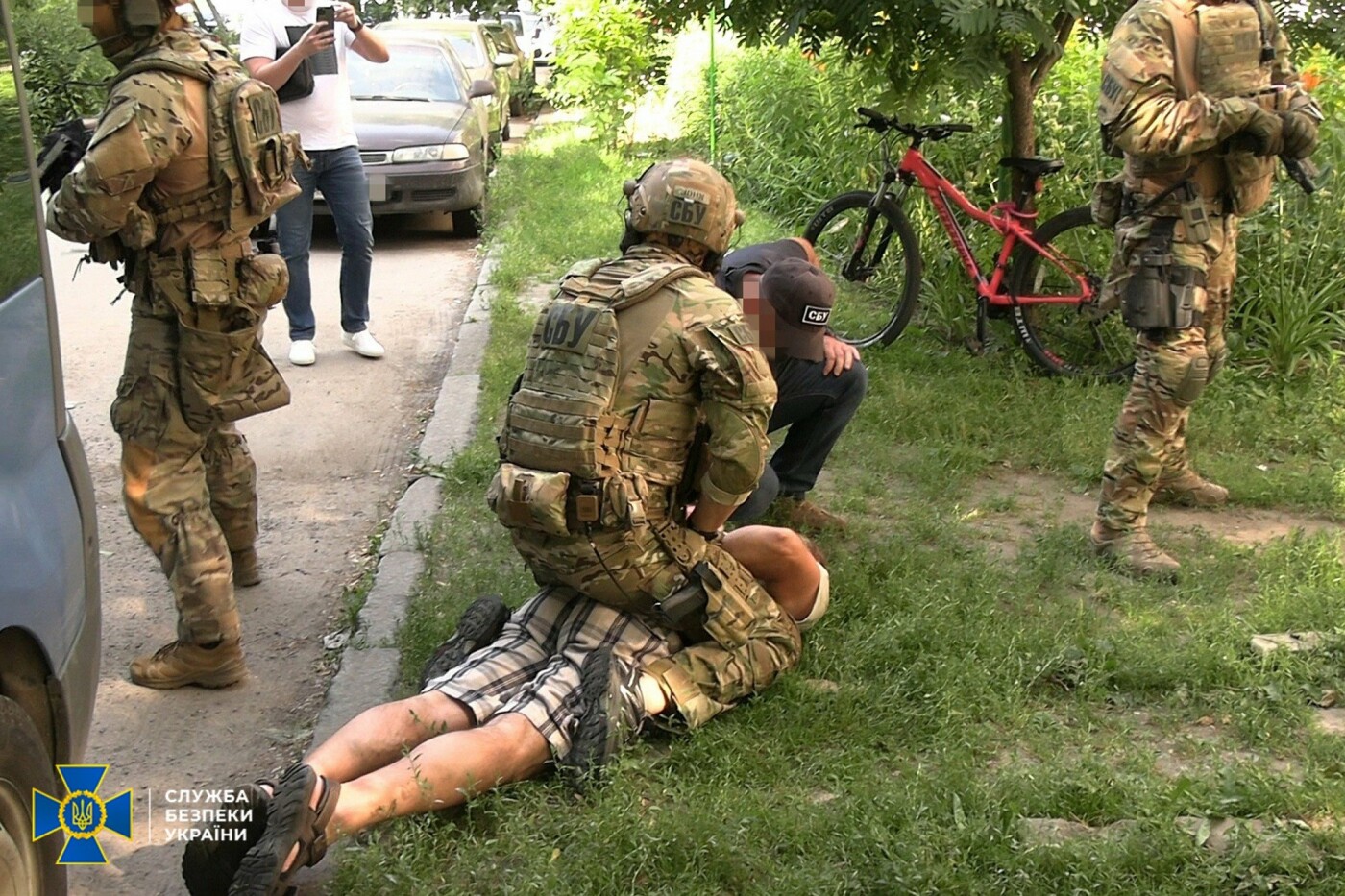 Фейковая конституция и подрывная деятельность: на Харьковщине СБУ задержала бывшего «депутата» боевиков «Л/ДНР», - ФОТО, фото-1