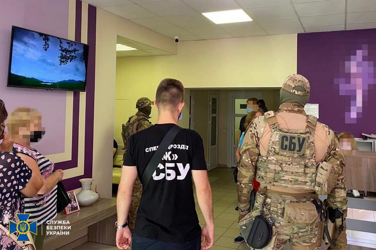 "Ребенок под ключ" и мертвые новорожденные: в Харькове силовики "накрыли" схему по продаже детей за границу, - ФОТО, фото-4