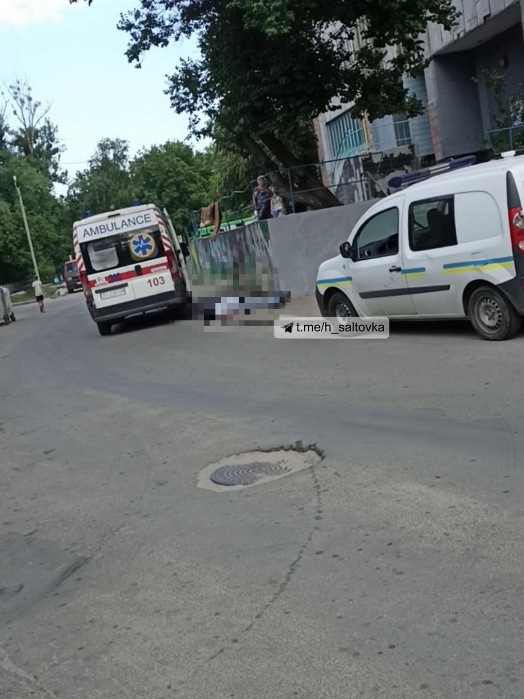В Харькове посреди улицы умер мужчина, - ФОТО
