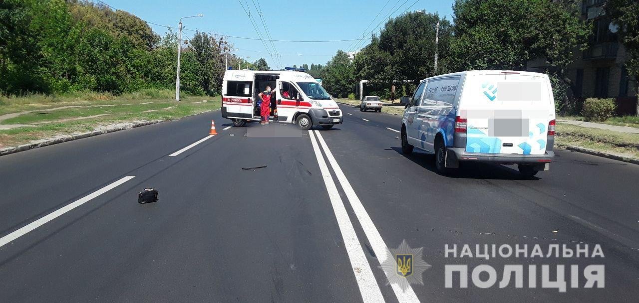 Погибла на месте: в Харькове водитель микроавтобуса сбил женщину на "зебре", - ФОТО, фото-2