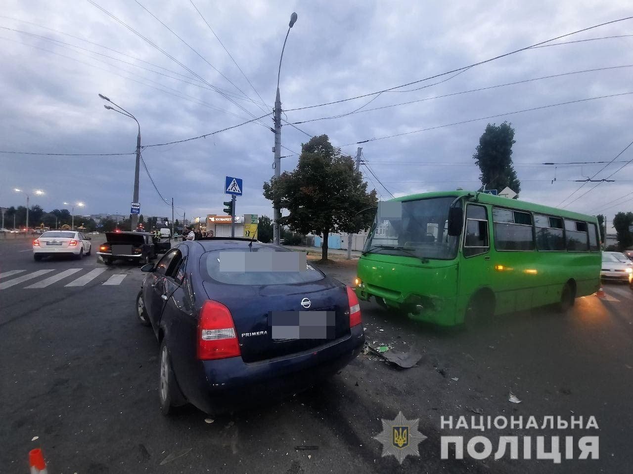 В Харькове на перекрестке произошло тройное ДТП: пассажирка одного из авто в больнице, - ФОТО 