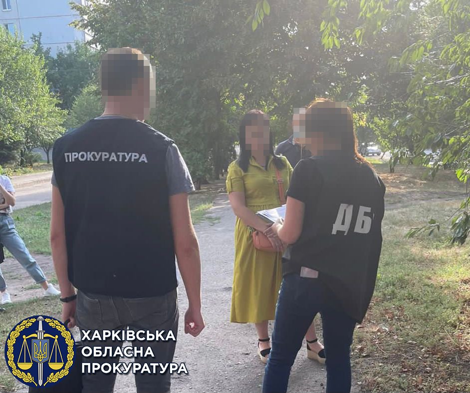 В Харькове задержали капитана полиции, которую обвиняют в требовании тысячи долларов взятки, - ФОТО