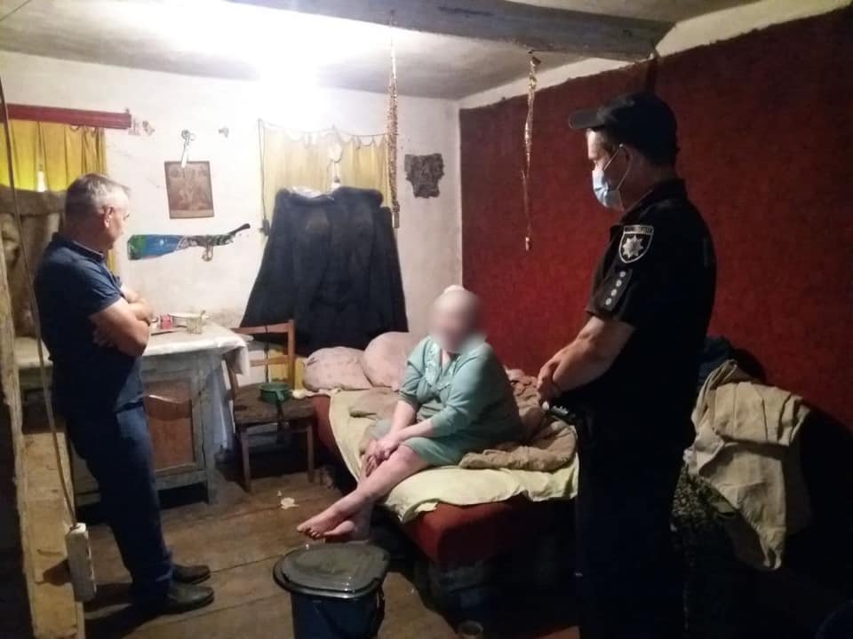 Потеряла зрение и голодала полтора суток: на Харьковщине "копы" спасли местную жительницу, - ФОТО, фото-2
