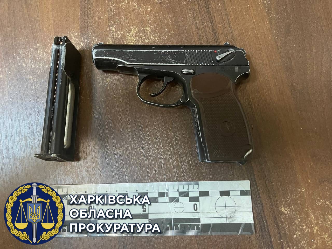 В Харькове водитель авто открыл огонь из пистолета по прохожему: мужчина с ранениями шеи и лица в больнице, - ФОТО