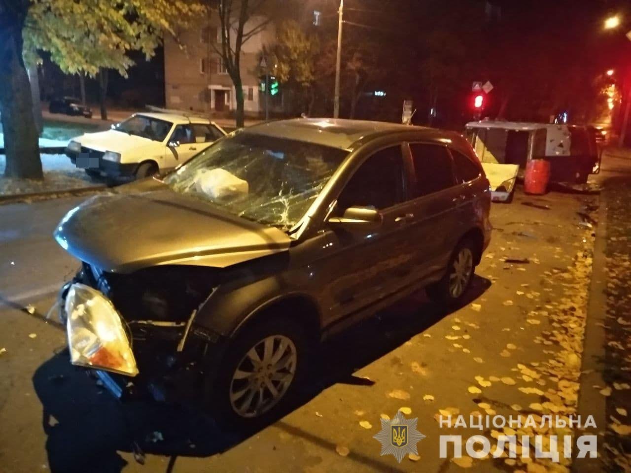 Перевернутый микроавтобус и погибший под ним водитель: подробности смертельной аварии на ХТЗ, - ФОТО