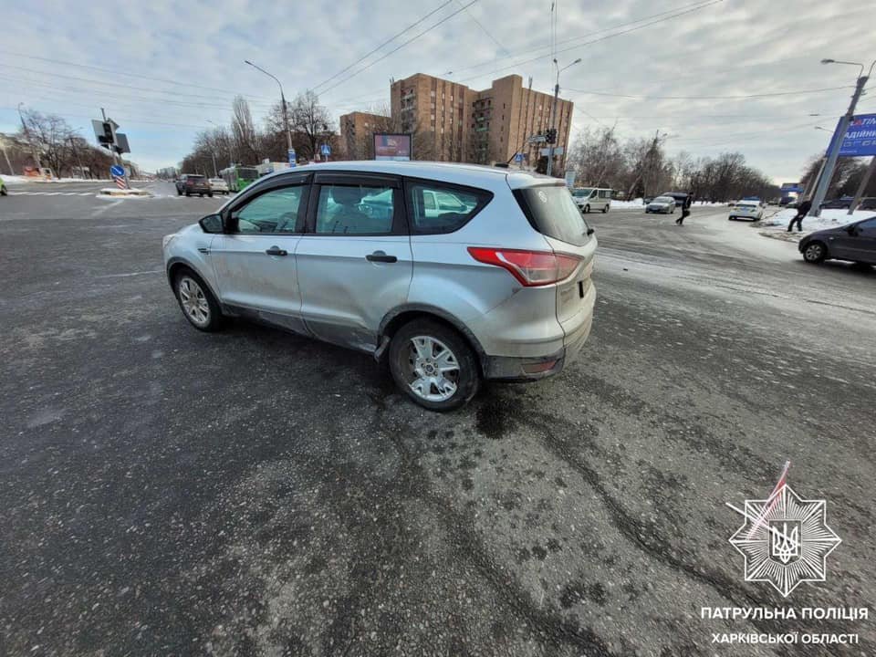 В Харькове на перекрестке произошло столкновение двух легковых авто, - ФОТО